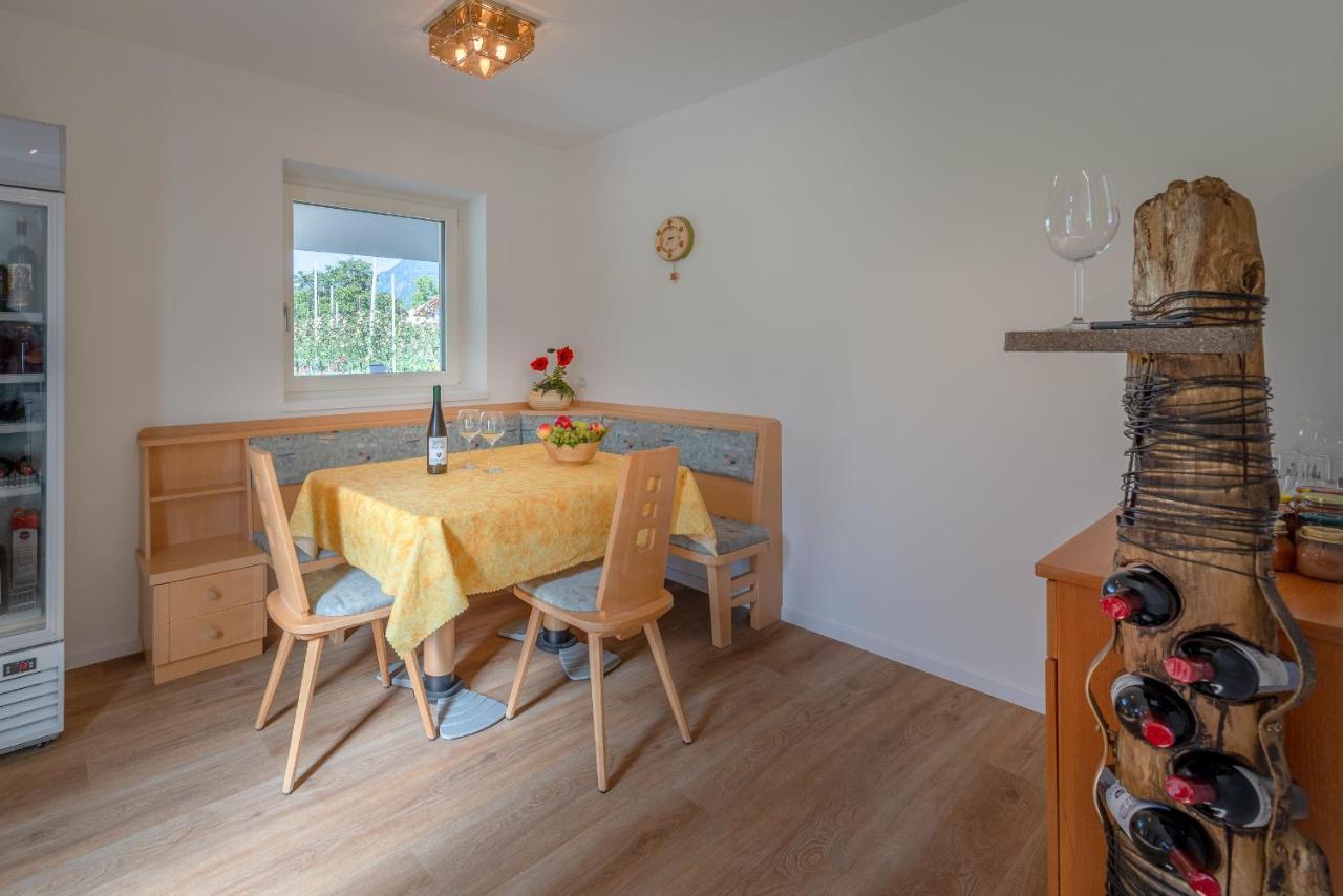 Haus Stolz Bed & Breakfast Апиано сула Страда дел Вино Екстериор снимка